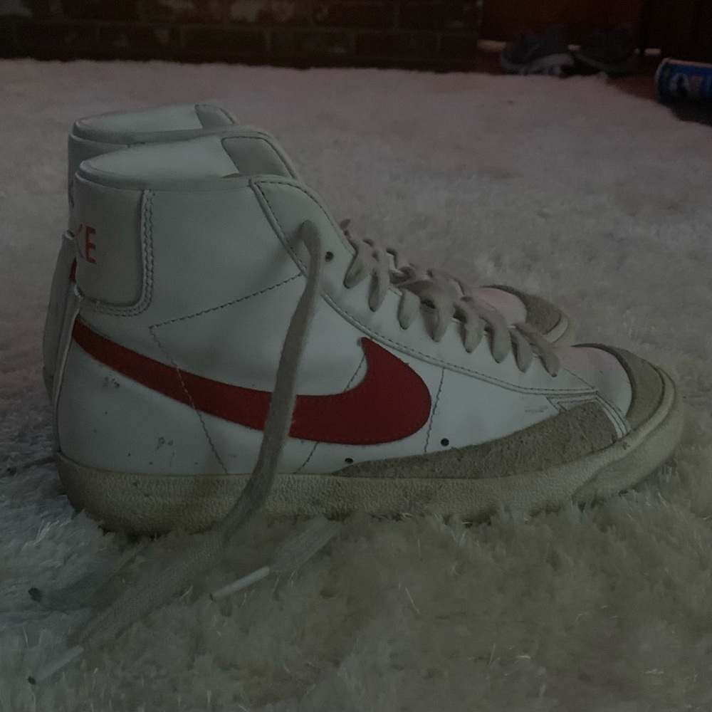 NIKE BLAZERS